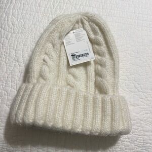 NWT Forever 21 knit beanie, cream color